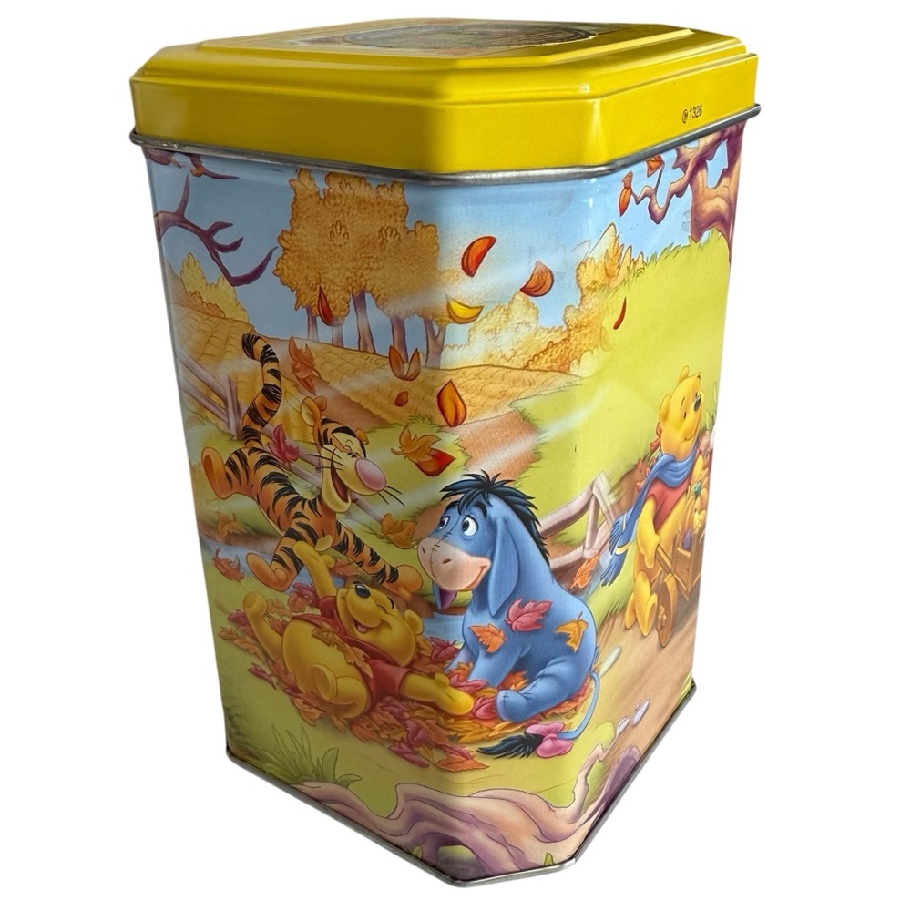 WINNIE THE POOH Pencil Tin Vintage